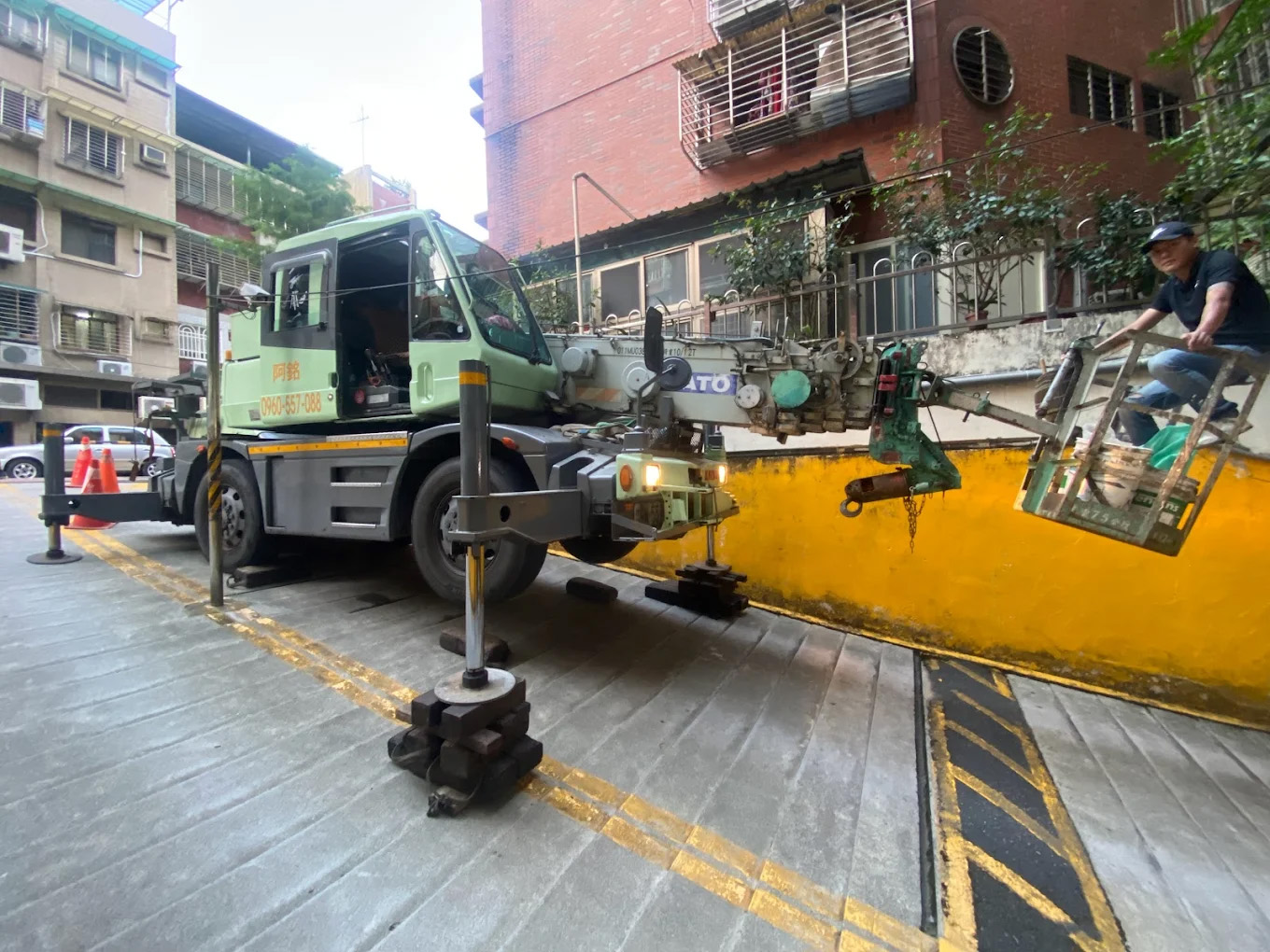 三峽區吊車工程